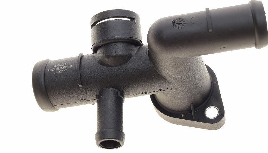 BOGAP A4252137 - Фланець охолоджуючої рідини autozip.com.ua