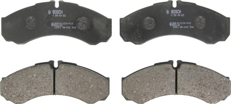 BOSCH 0 986 424 833 - Гальмівні колодки, дискові гальма autozip.com.ua