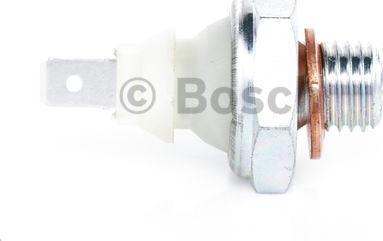 BOSCH 0 986 344 040 - Датчик, тиск масла autozip.com.ua