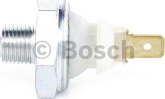 BOSCH 0 986 344 032 - Датчик, тиск масла autozip.com.ua