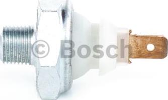 BOSCH 0 986 344 074 - Датчик, тиск масла autozip.com.ua