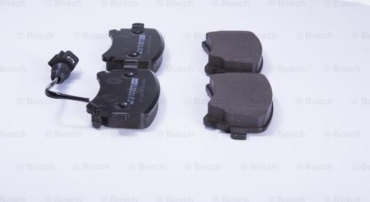 BOSCH 0 986 BB0 576 - Гальмівні колодки, дискові гальма autozip.com.ua