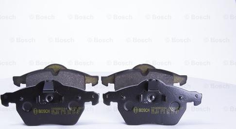 BOSCH 0 986 BB0 064 - Гальмівні колодки, дискові гальма autozip.com.ua