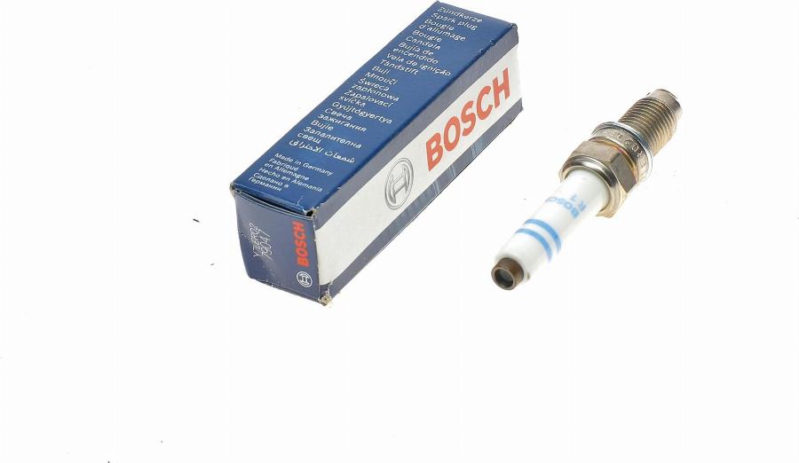 BOSCH 0 241 135 520 - Свічка запалювання autozip.com.ua