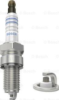 BOSCH 0 242 145 500 - Свічка запалювання autozip.com.ua