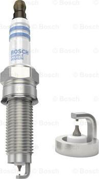 BOSCH 0 242 135 557 - Свічка запалювання autozip.com.ua