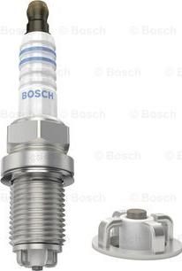 BOSCH 0 242 245 590 - Свічка запалювання autozip.com.ua