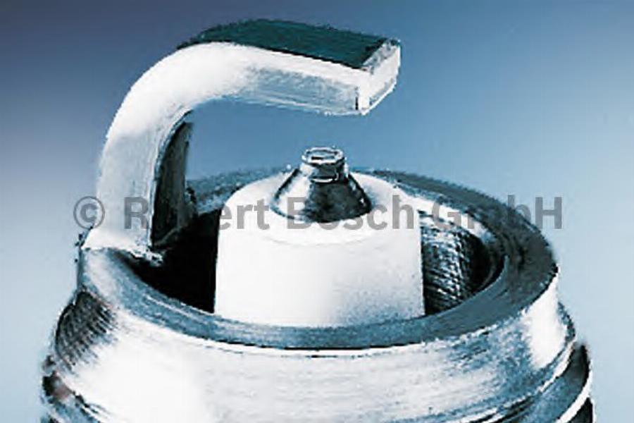 BOSCH 0 242 240 621 - Свічка запалювання autozip.com.ua