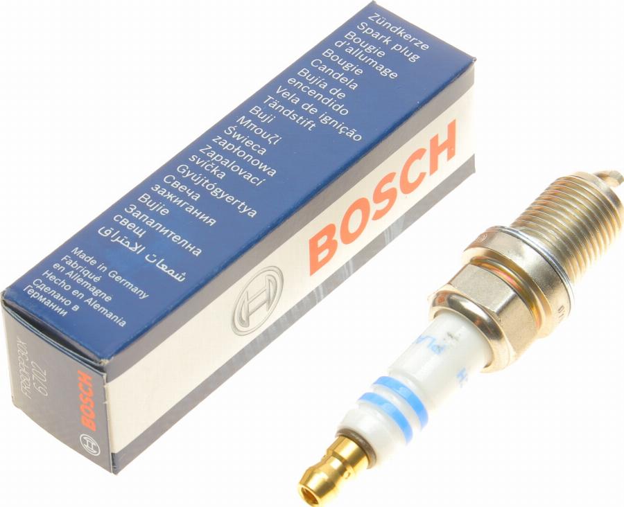 BOSCH 0 242 230 557 - Свічка запалювання autozip.com.ua