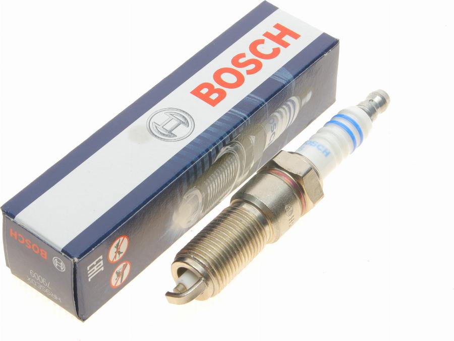 BOSCH 0 242 225 668 - Свічка запалювання autozip.com.ua