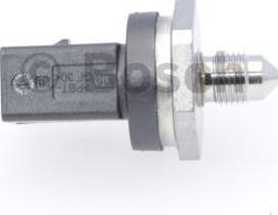 BOSCH 0 261 545 043 - Датчик, тиск подачі палива autozip.com.ua