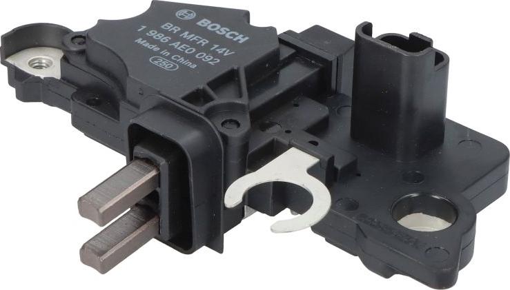 BOSCH 1 986 AE0 092 - Регулятор напруги генератора autozip.com.ua