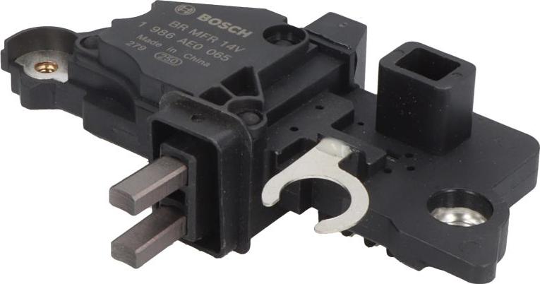 BOSCH 1 986 AE0 065 - Регулятор напруги генератора autozip.com.ua