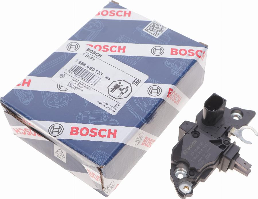 BOSCH 1 986 AE0 133 - Регулятор напруги генератора autozip.com.ua