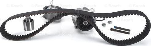 BOSCH 1 987 946 477 - Водяний насос + комплект зубчатого ременя autozip.com.ua