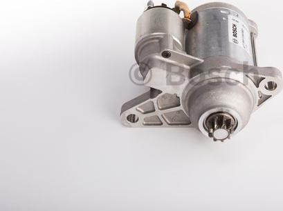BOSCH F 000 CD0 8A0 - Стартер autozip.com.ua