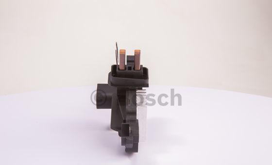 BOSCH F 000 RS0 103 - Регулятор напруги генератора autozip.com.ua