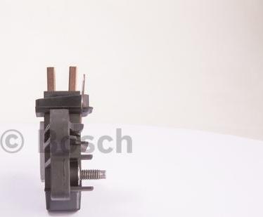 BOSCH F 000 RS0 102 - Регулятор напруги генератора autozip.com.ua