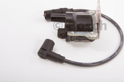 BOSCH F 000 ZS0 102 - Котушка запалювання autozip.com.ua