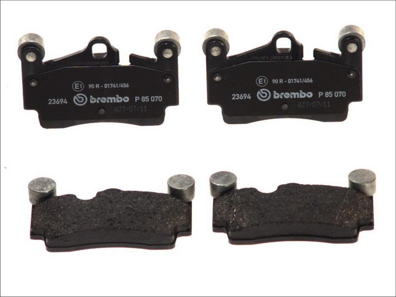 Brembo P 85 070 - Гальмівні колодки, дискові гальма autozip.com.ua