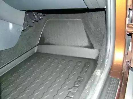 Carbox 413946000 - Гумовий килимок з захисними бортами autozip.com.ua