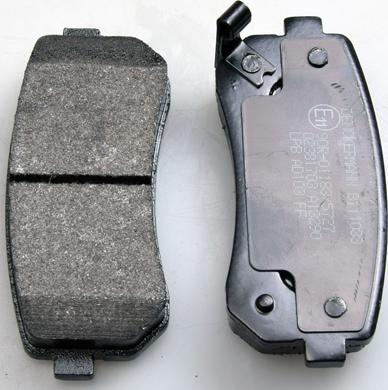 Denckermann B111033 - Гальмівні колодки, дискові гальма autozip.com.ua