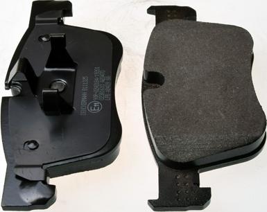 Denckermann B111325 - Гальмівні колодки, дискові гальма autozip.com.ua