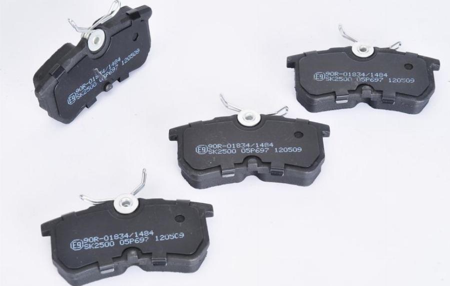 LPR 05P697 - Гальмівні колодки, дискові гальма autozip.com.ua