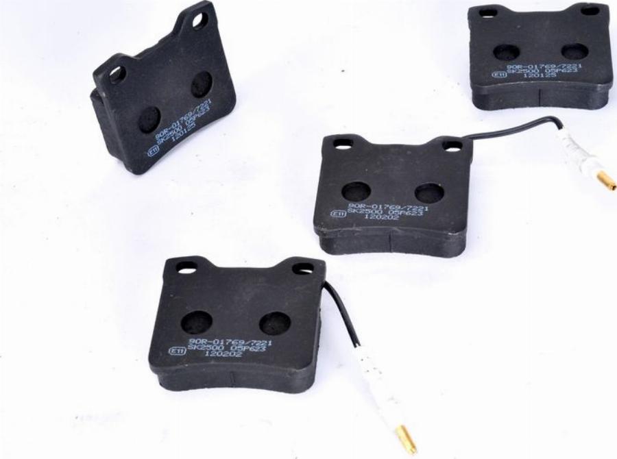 LPR 05P623 - Гальмівні колодки, дискові гальма autozip.com.ua