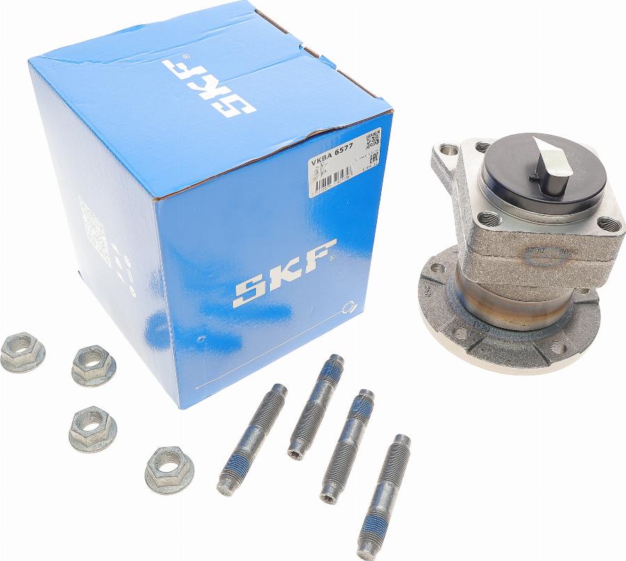 SKF VKBA 6577 - Комплект підшипника маточини колеса autozip.com.ua