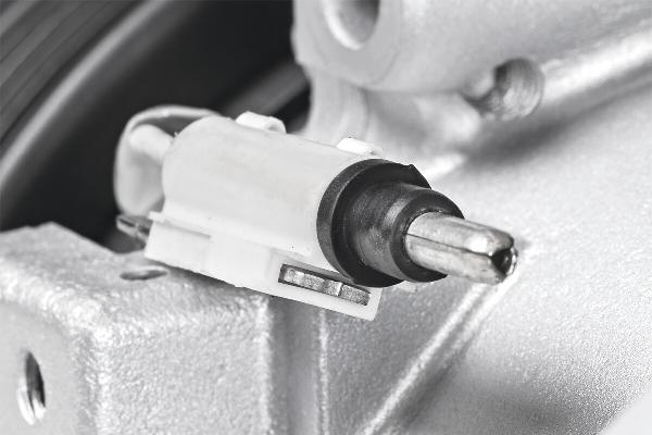 VALEO 813698 - Компресор, кондиціонер autozip.com.ua