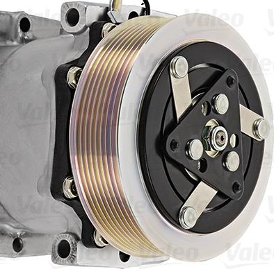 VALEO 813033 - Компресор, кондиціонер autozip.com.ua