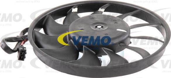 Vemo V15-01-1808 - Вентилятор, охолодження двигуна autozip.com.ua