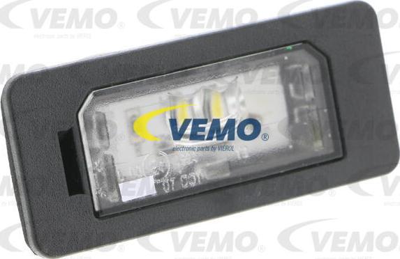 Vemo V20-84-0013 - Ліхтар освітлення номерного знака autozip.com.ua
